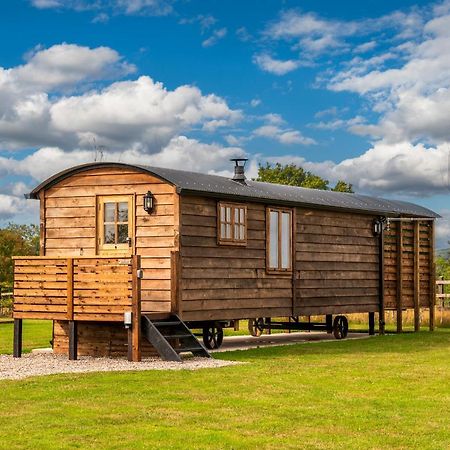 Ashwood Shepherd Hut -Ockeridge Rural Retreats Apartment Worcester Bagian luar foto