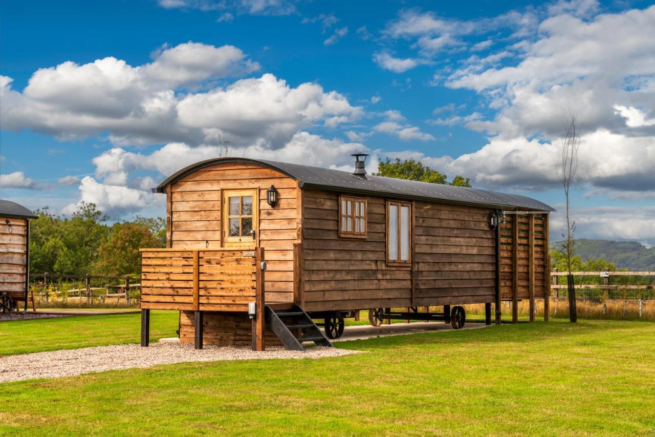 Ashwood Shepherd Hut -Ockeridge Rural Retreats Apartment Worcester Bagian luar foto