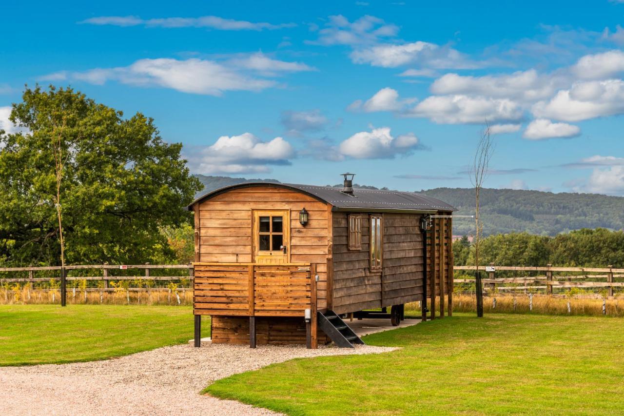 Ashwood Shepherd Hut -Ockeridge Rural Retreats Apartment Worcester Bagian luar foto