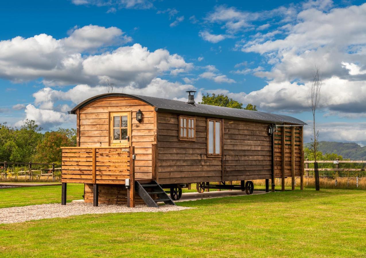 Ashwood Shepherd Hut -Ockeridge Rural Retreats Apartment Worcester Bagian luar foto