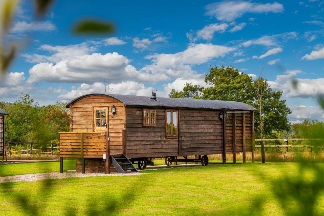 Ashwood Shepherd Hut -Ockeridge Rural Retreats Apartment Worcester Bagian luar foto