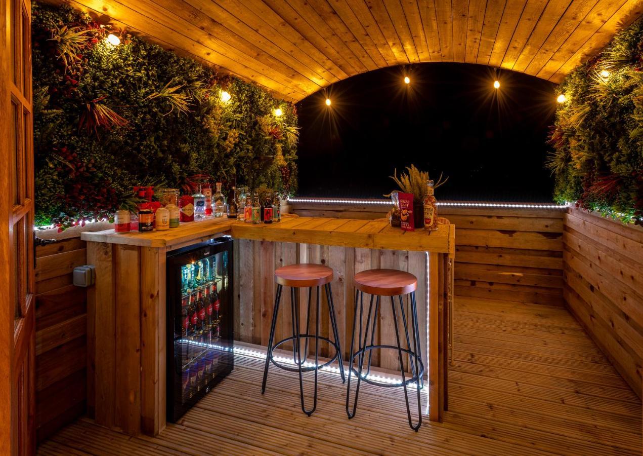 Ashwood Shepherd Hut -Ockeridge Rural Retreats Apartment Worcester Bagian luar foto