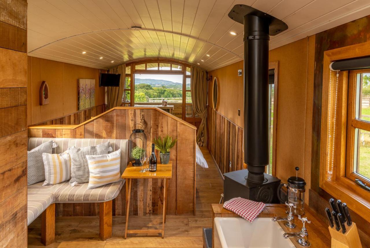 Ashwood Shepherd Hut -Ockeridge Rural Retreats Apartment Worcester Bagian luar foto
