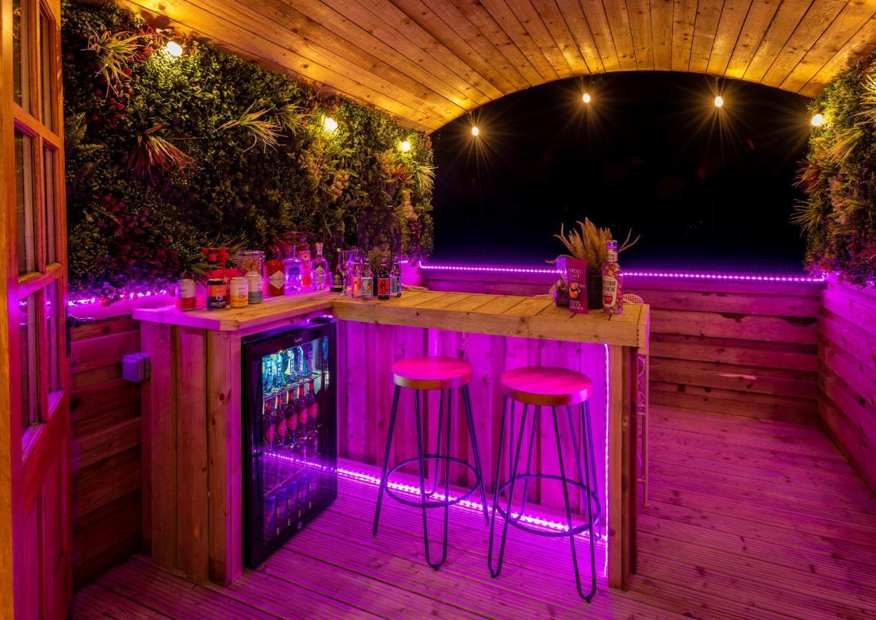 Ashwood Shepherd Hut -Ockeridge Rural Retreats Apartment Worcester Bagian luar foto